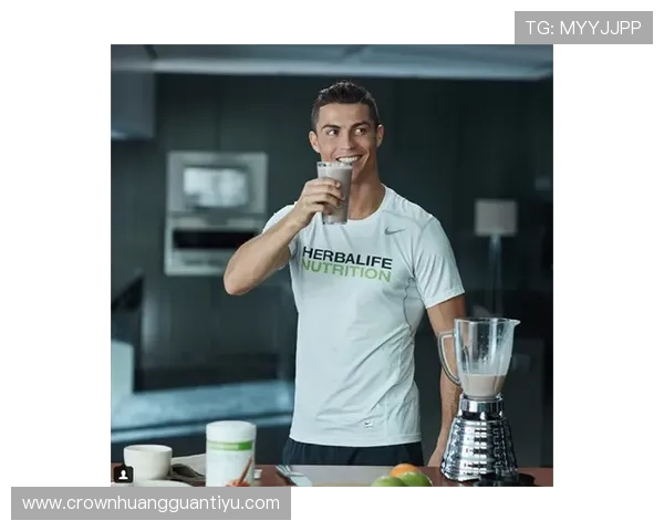 C罗家冰箱里塞满蛋白粉，邻居以为他开健身房