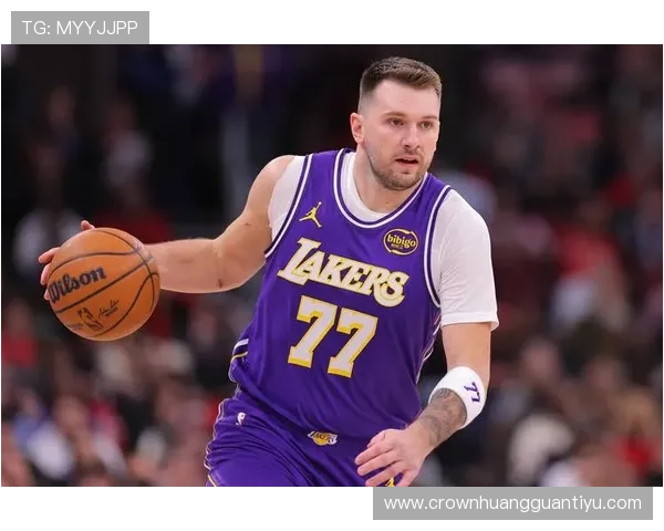 东契奇季后赛无球切入频率提升 拉开防守创造高效得分机会