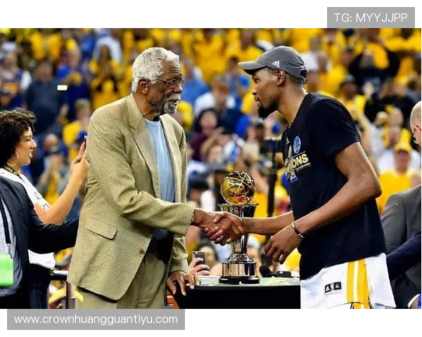 卡里姆·阿布杜尔-贾巴尔低位单打数据领先奥尼尔展现统治力